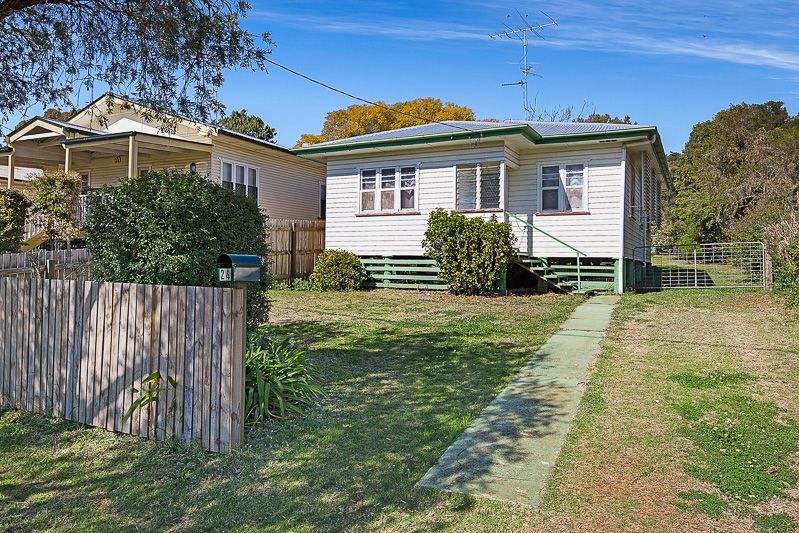 24 Stone Street, Wilsonton QLD 4350