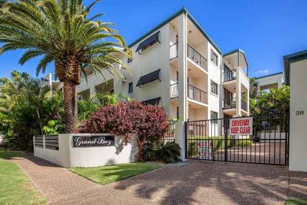 38 Labrador Street, Labrador QLD 4215