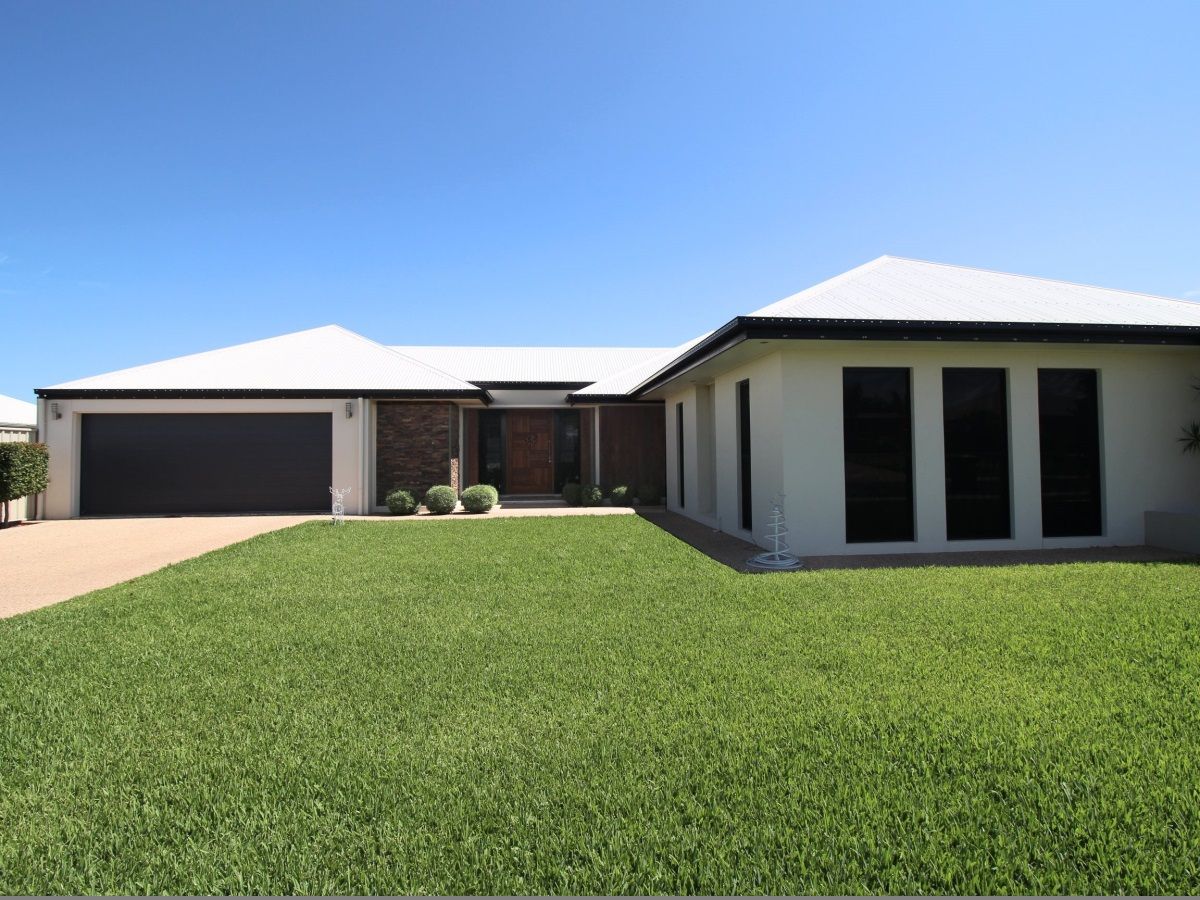 19 saville Street, Emerald, QLD 4720