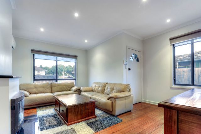 1/128 Boldrewood Parade, Reservoir, VIC 3073