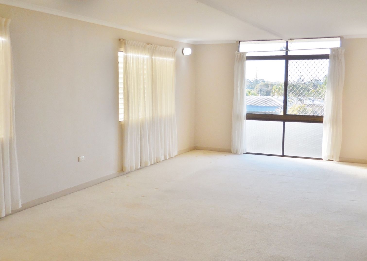 61 Hillcrest Avenue, Scarness, QLD 4655