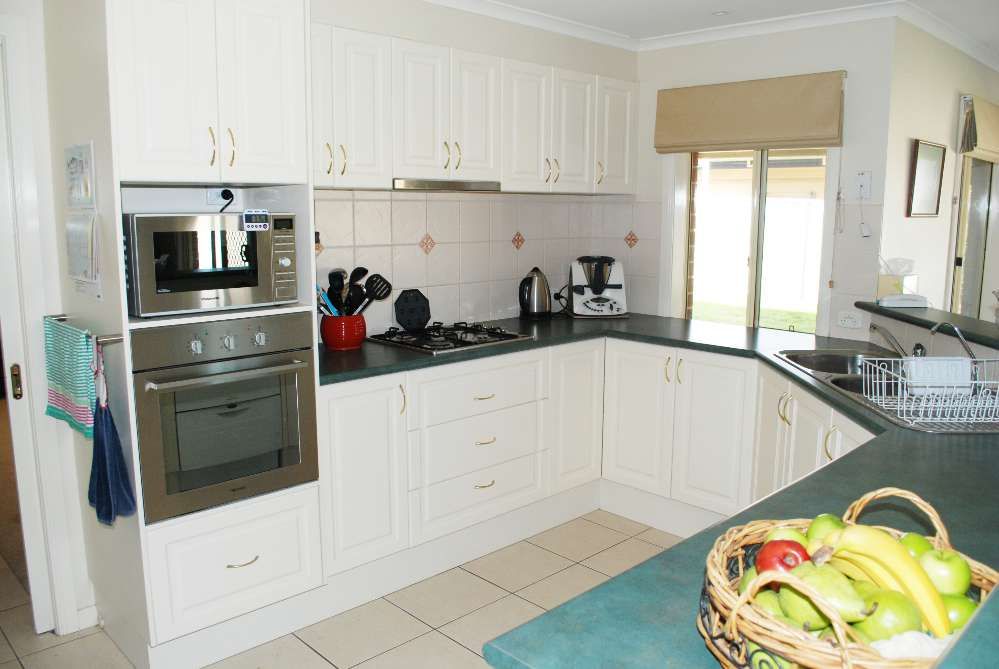15 Dillagar Place, Springdale Heights, NSW 2641
