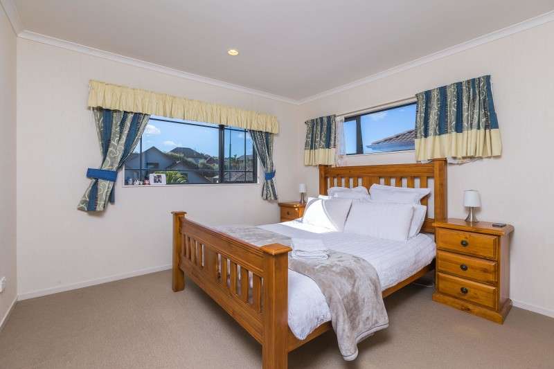 115 Middlefield Drive photo 8