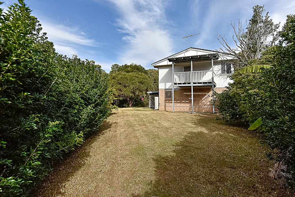102 Dennis Road, Springwood, QLD 4127