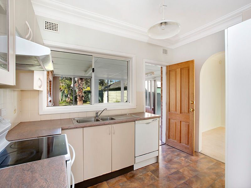 20 Bimbadeen Avenue, Miranda, NSW 2228