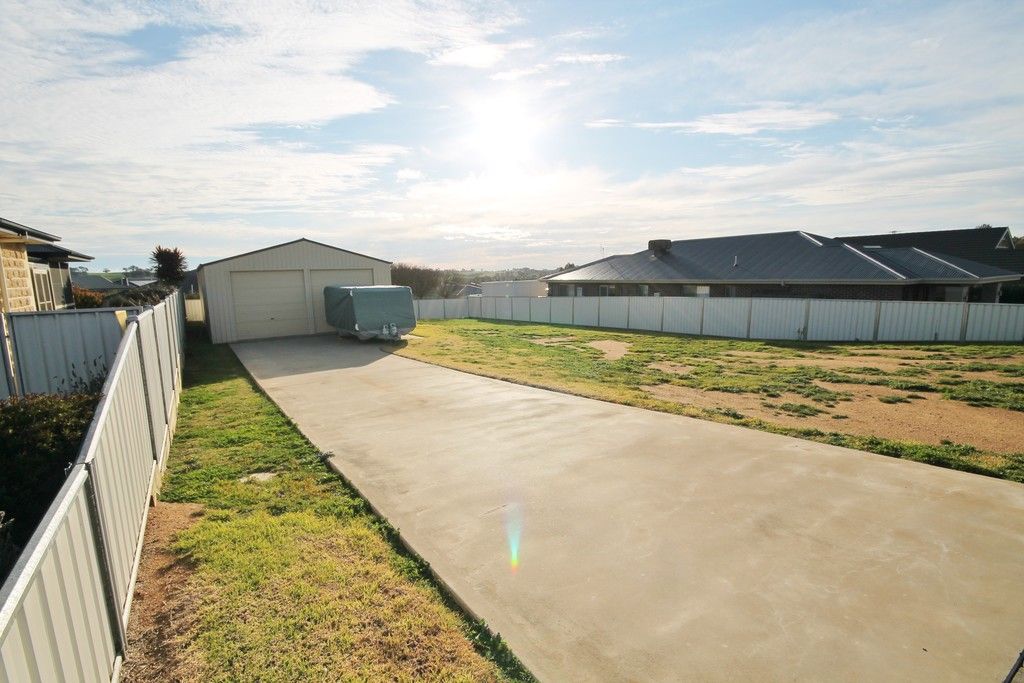 61 Back Creek Road, Young, NSW 2594