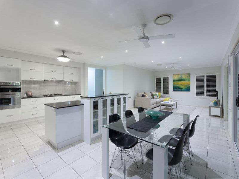 22 Rigel Street, Coorparoo, QLD 4151