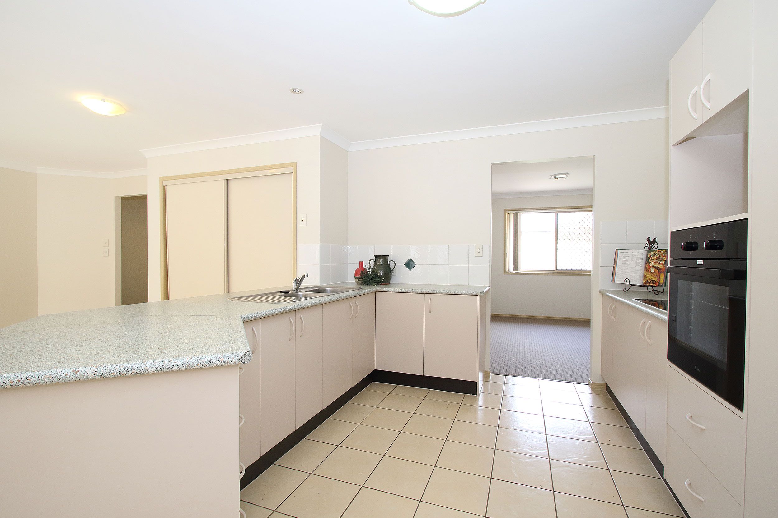 38 Bedarra Street, Redland Bay, QLD 4165