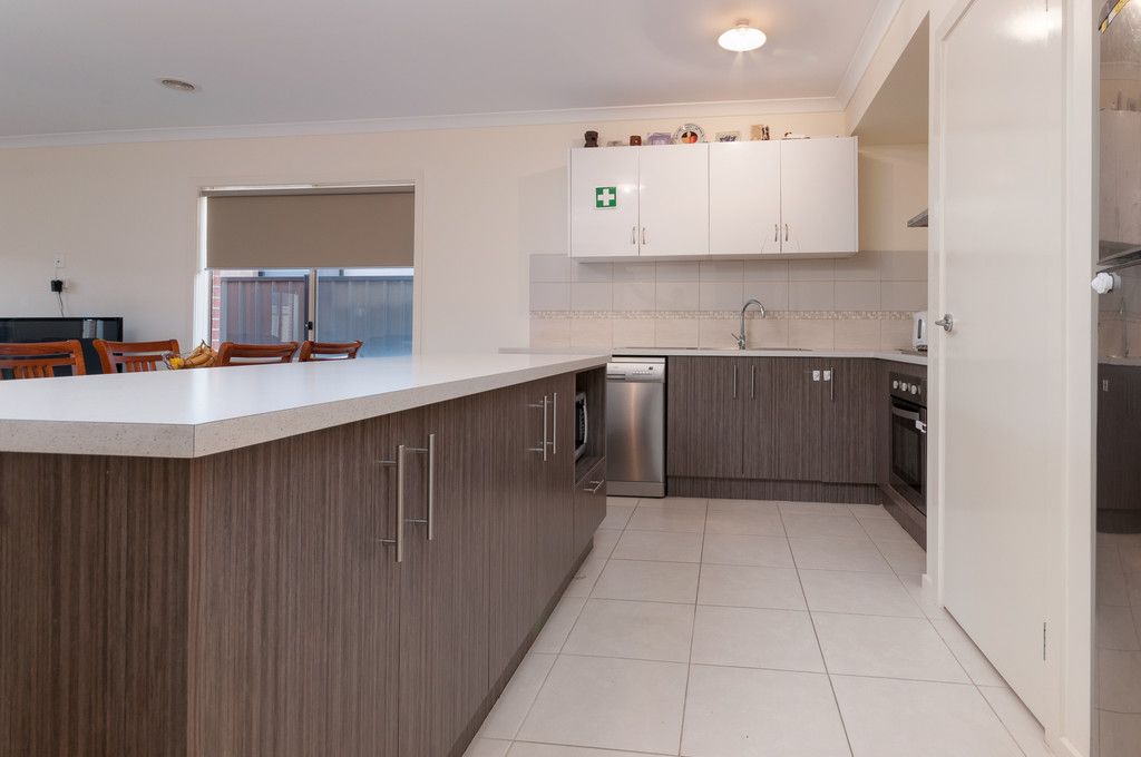 33 Fermont Avenue, Craigieburn, VIC 3064