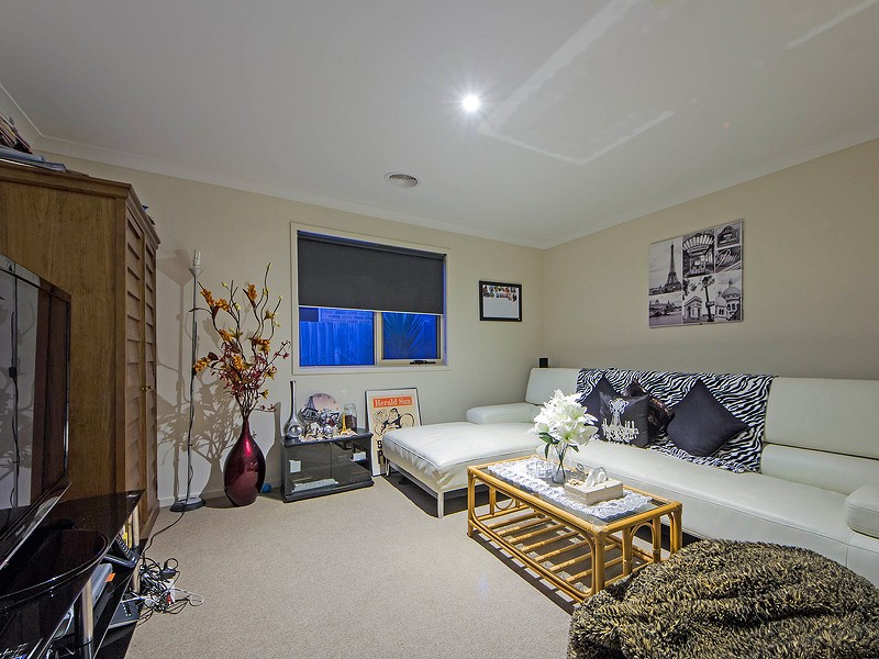 16 Loon Drive, Williams Landing, VIC 3027
