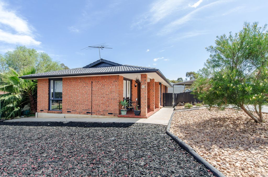 12 Vilna Crescent, HACKHAM WEST, SA 5163