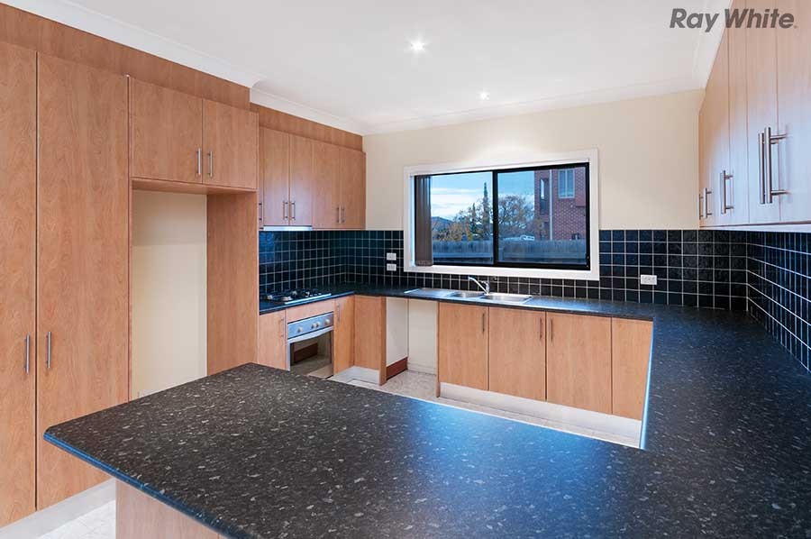 41 Jindabyne Avenue, Taylors Hill, VIC 3037