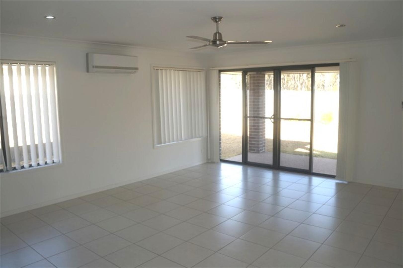 8 Kandel Court, Kirkwood, QLD 4680
