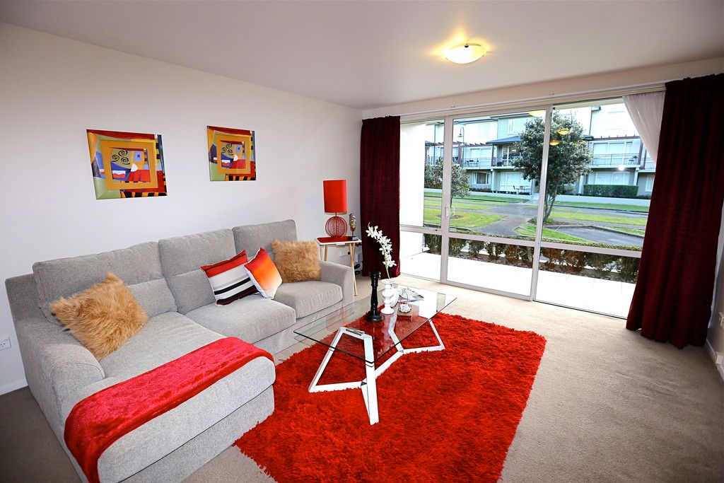 2/27 Opito Way, Botany Downs, Manukau City