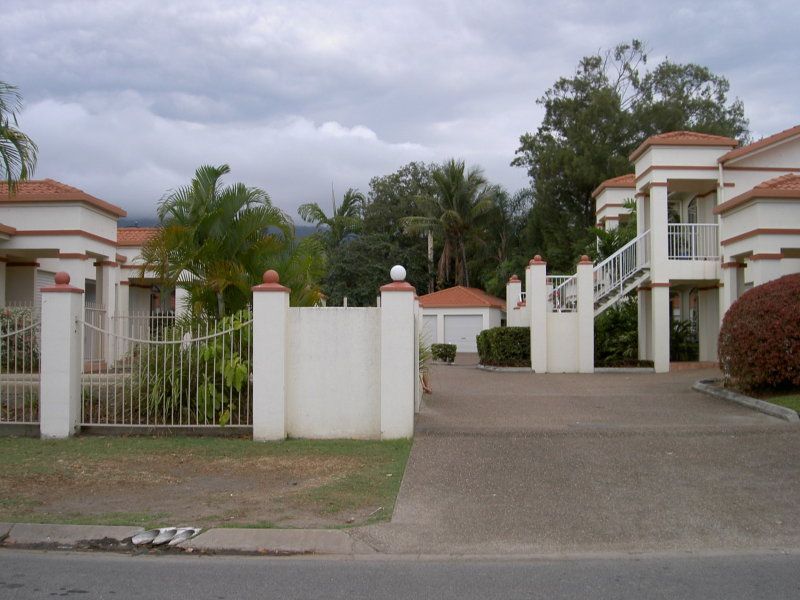 7/9-11 Oyster Court, Trinity Beach, QLD 4879