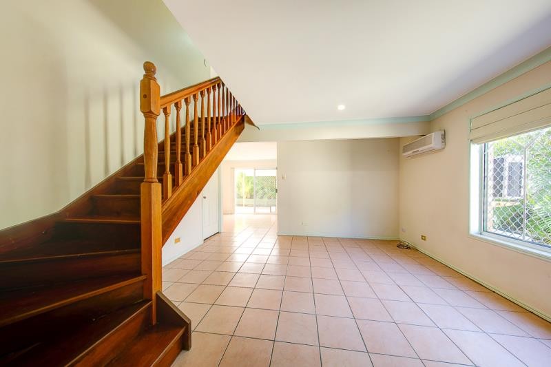2/15 Hawbridge Street, Carseldine, QLD 4034