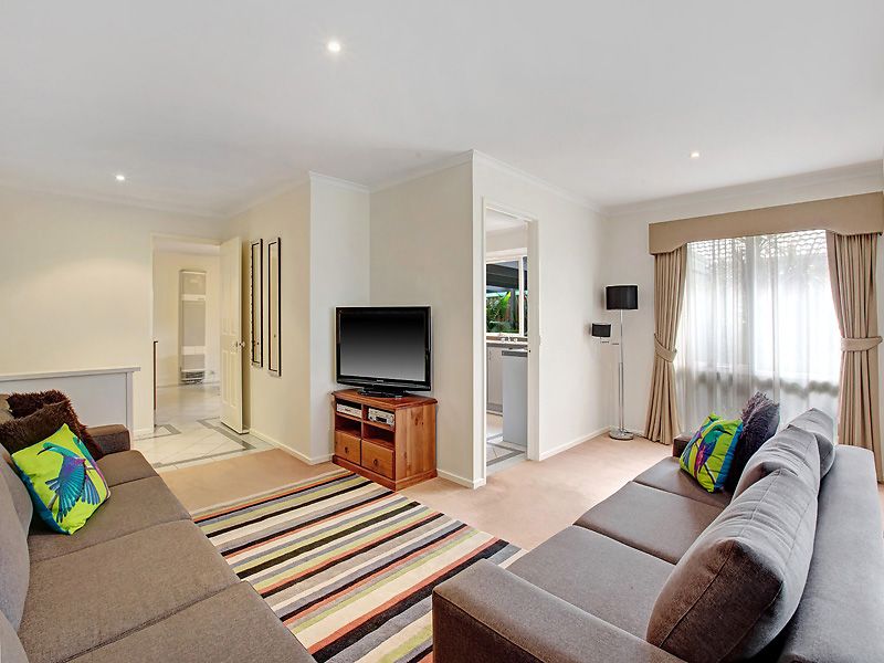 17 Whistler Walk, South Morang, VIC 3752