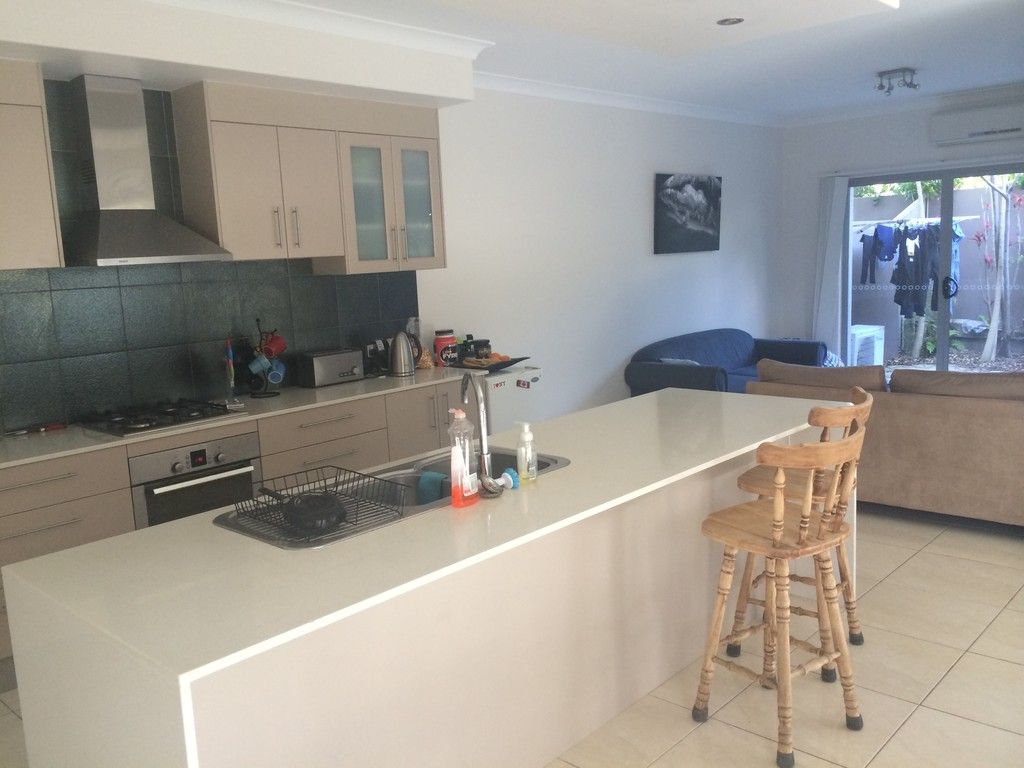 1/81 Pohlman Street, Southport, QLD 4215