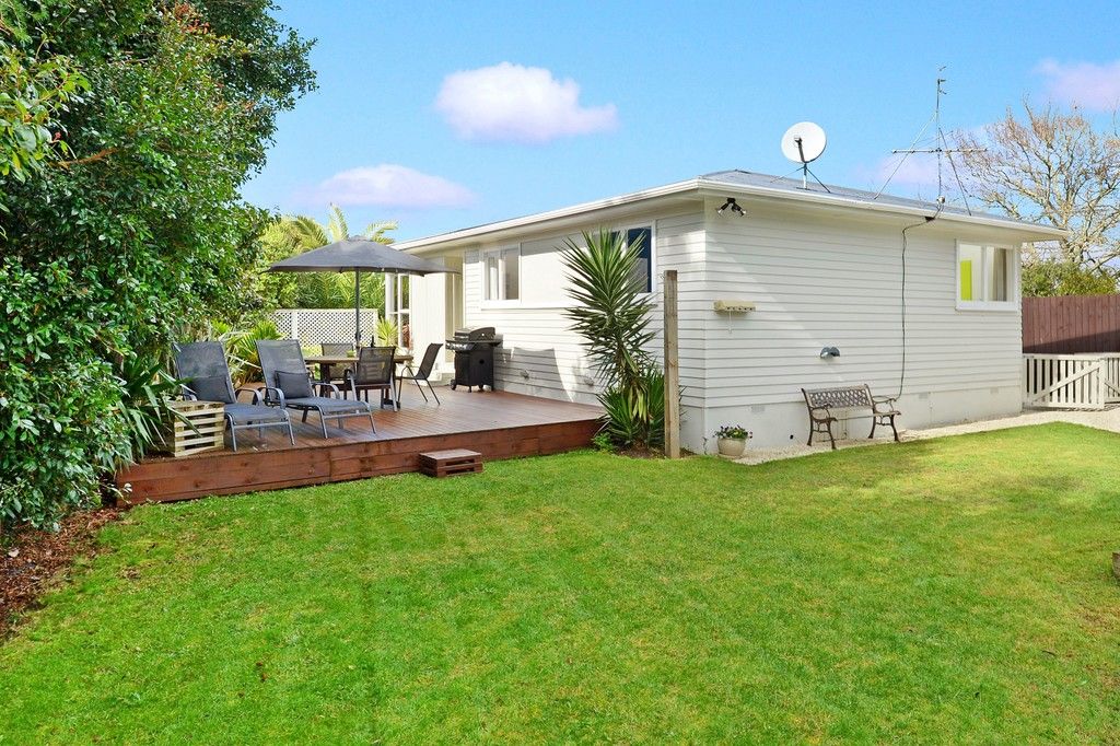 22 Tramway Road, Beach Haven, North Shore City