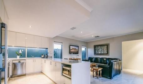 2 Anguilla Gardens, Iluka, WA 6028