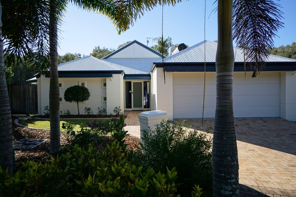 4 Lytham Court, Twin Waters, QLD 4564