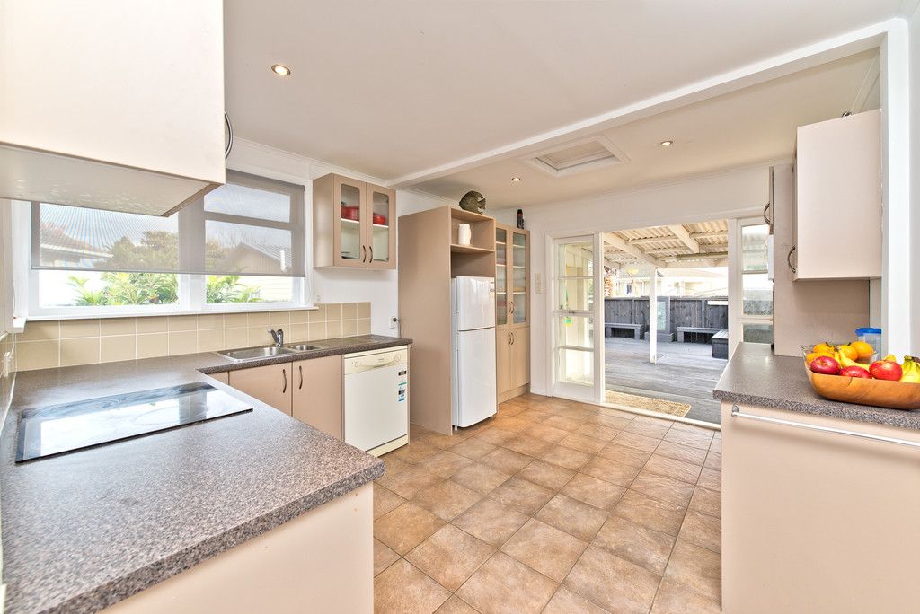 32 Watts Road, Manurewa, Manukau City