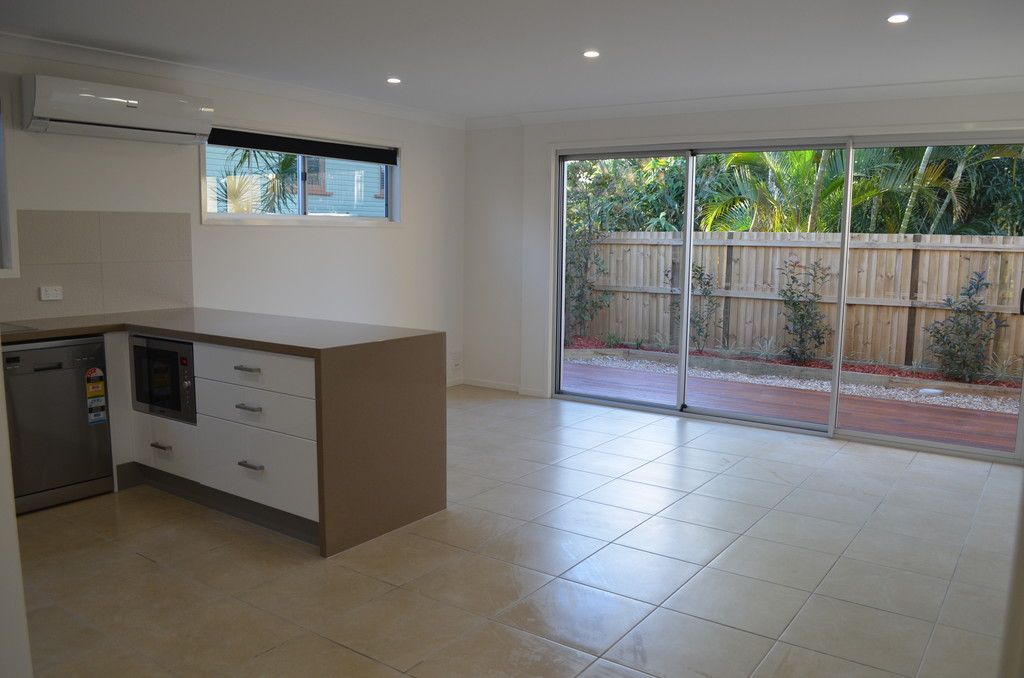 2/1 Jippi Avenue, Southport, QLD 4215