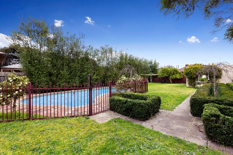 51 Golf Links Avenue, Oakleigh, VIC 3166