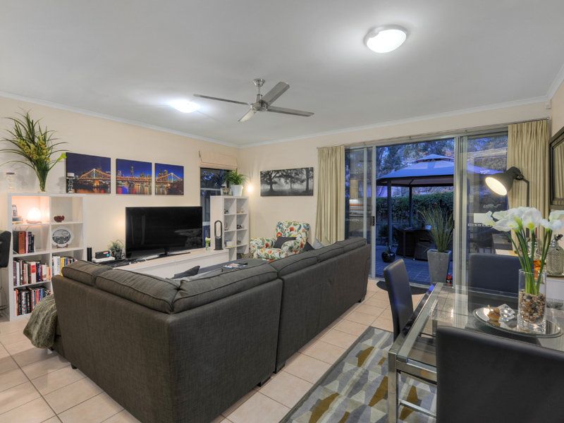 47 Barton Road, Hawthorne, QLD 4171