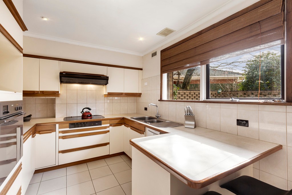 14 Ainslie Drive, Wheelers Hill, VIC 3150