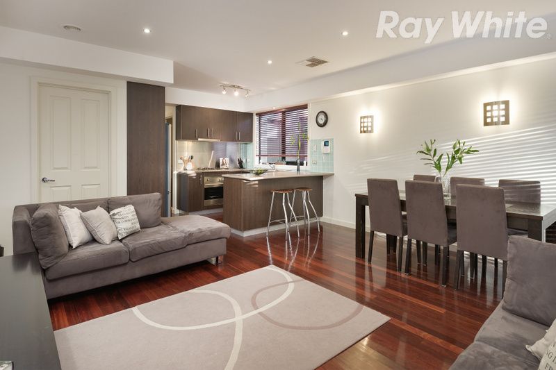 33 Stagecoach Boulevard, South Morang, VIC 3752