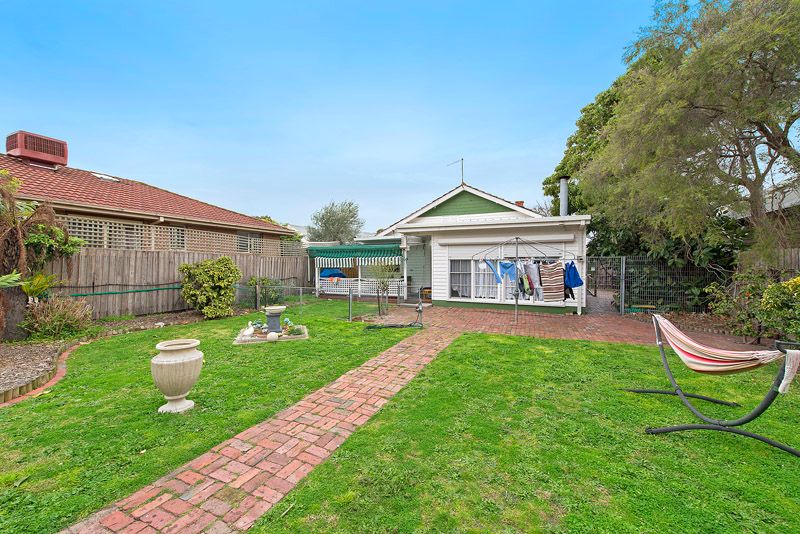 5 Lloyds Avenue, Caulfield East, VIC 3145