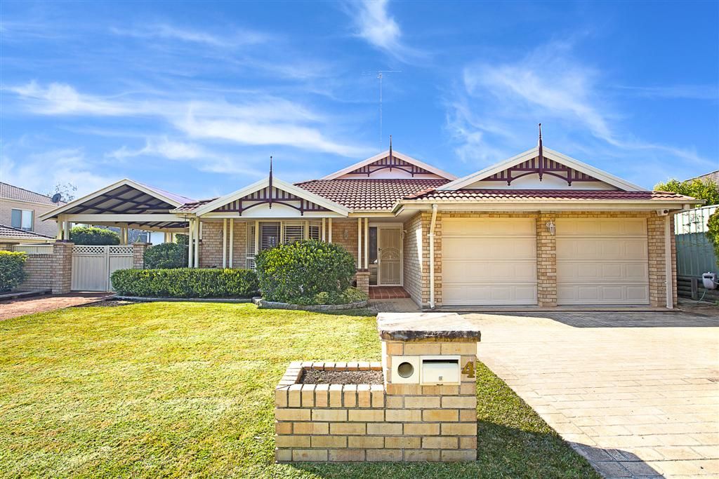 4 St Andrews Drive, Glenmore Park NSW 2745