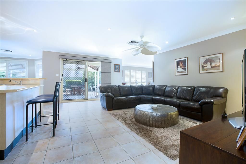 4 St Andrews Drive, Glenmore Park, NSW 2745