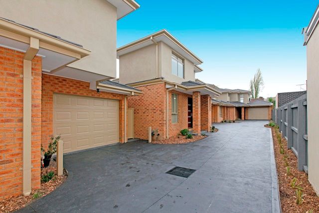 2/30 Pickett Street, Reservoir, VIC 3073