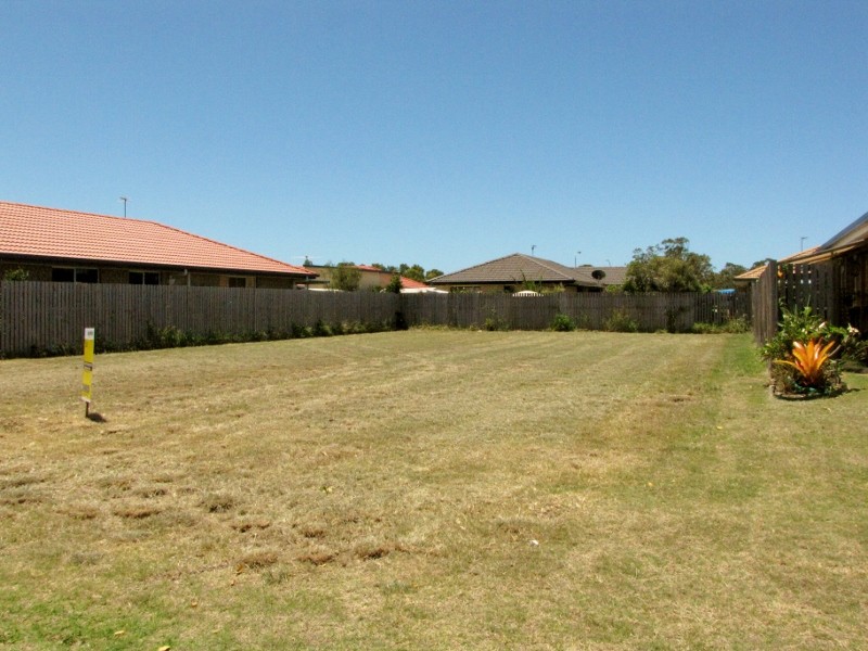 8 Dory Drive, POINT VERNON, QLD 4655