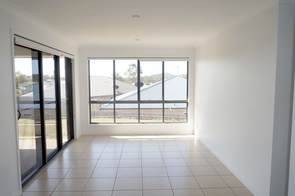 26 Liriope Drive, Kirkwood, QLD 4680