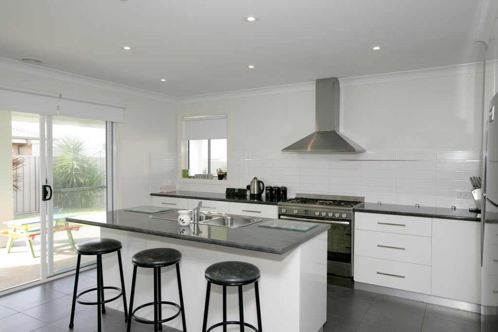 104 Mima Street, GLENFIELD PARK, NSW 2650