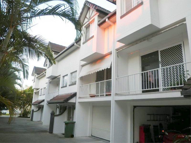 32 Burleigh Street, Burleigh Heads QLD 4220