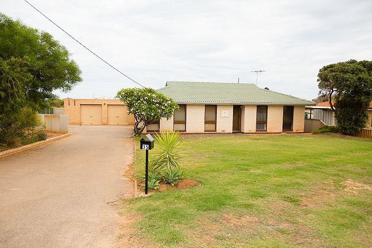 35 Roebuck Street, Mahomets Flats, WA 6530