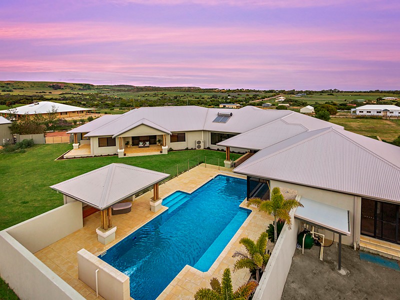 343 Eliza Shaw Drive, White Peak, WA 6532