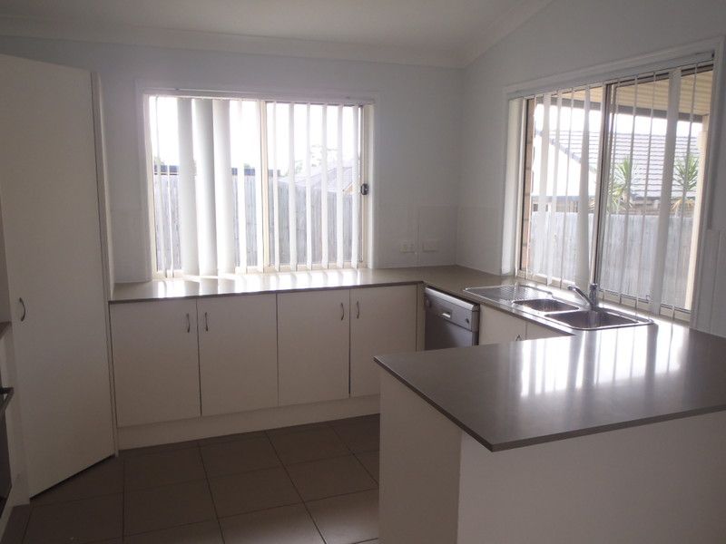 10 Brighton Street, Raceview, QLD 4305