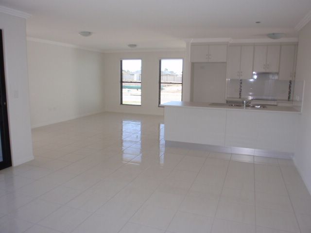 7 Newman Drive, Emerald, QLD 4720