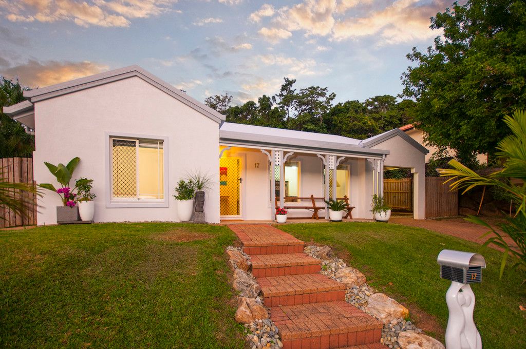 17 Fairley Street, Redlynch QLD 4870