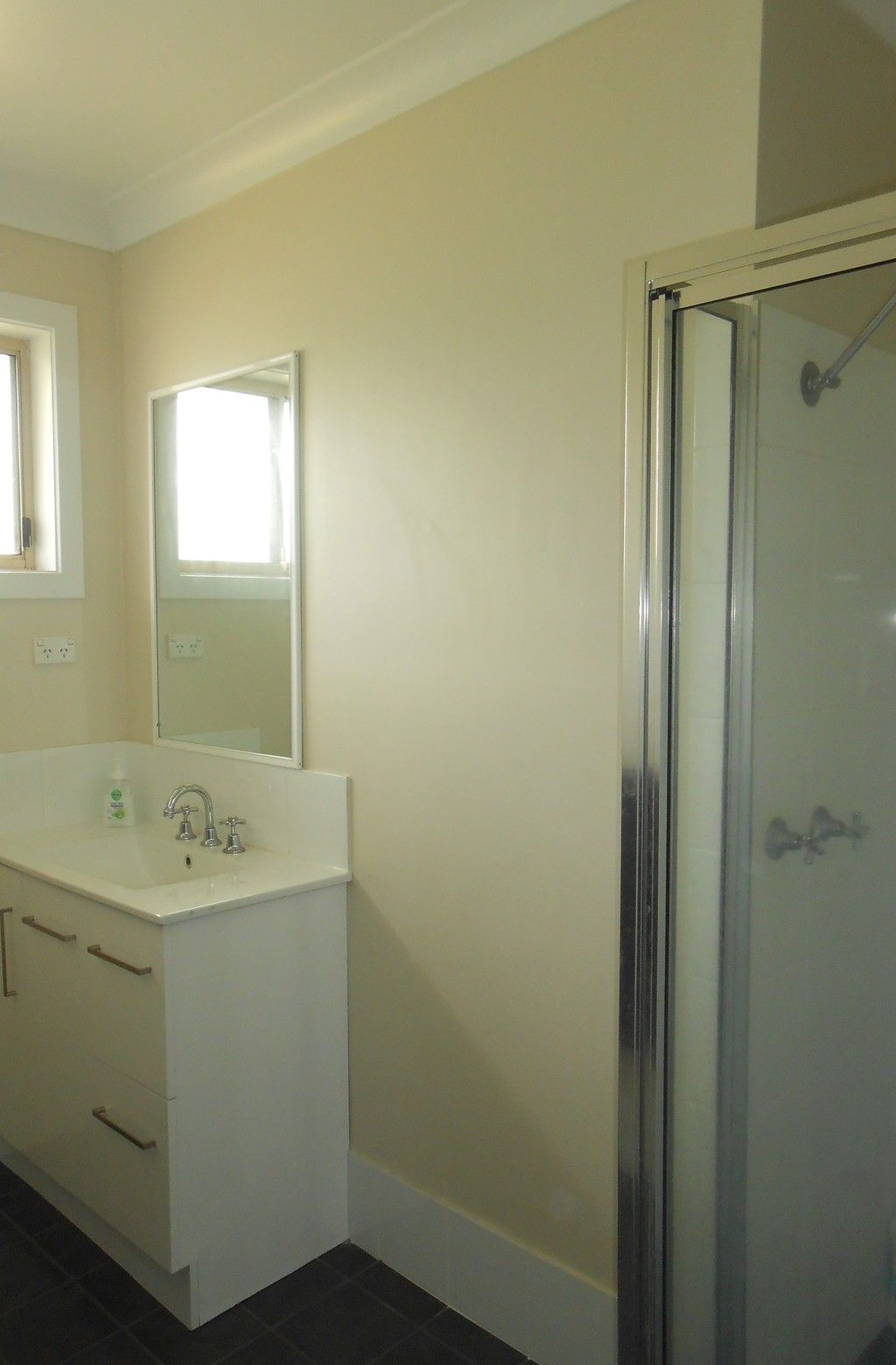 3/4 Bulolo Street, Wagga Wagga, NSW 2650