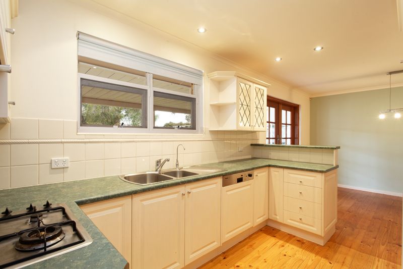 13 Glenhuntly Drive, Flagstaff Hill, SA 5159