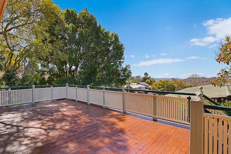 16 Ferguson Street, Mount Lofty, QLD 4350