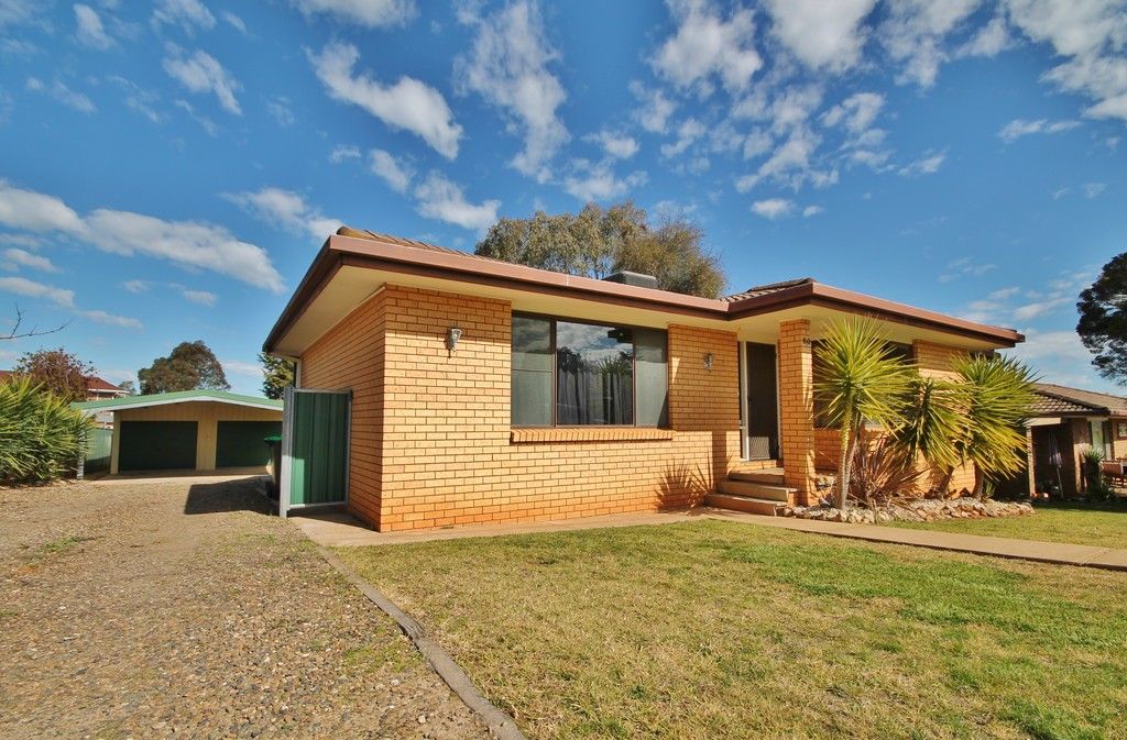 80 Orchard Street, Young NSW 2594