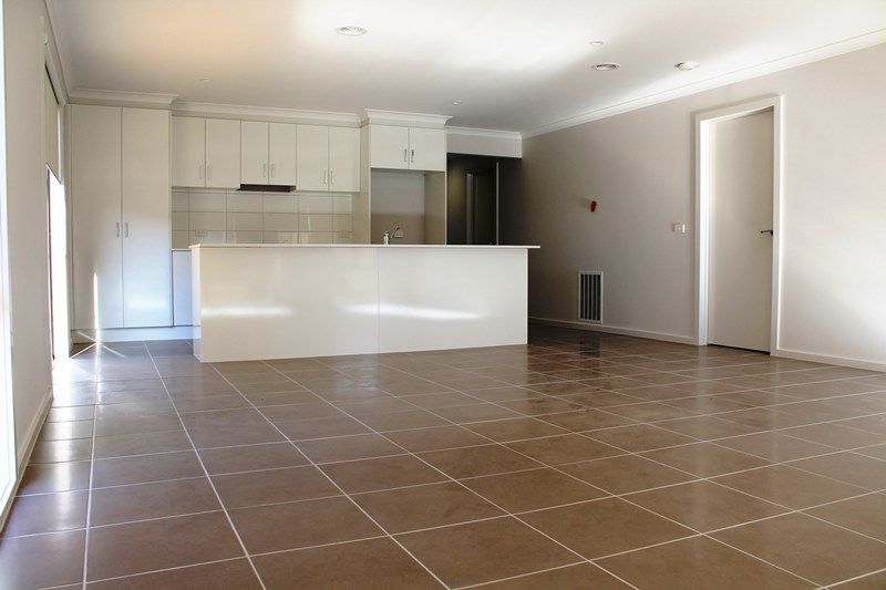 34 Solitude Crescent, Point Cook, VIC 3030