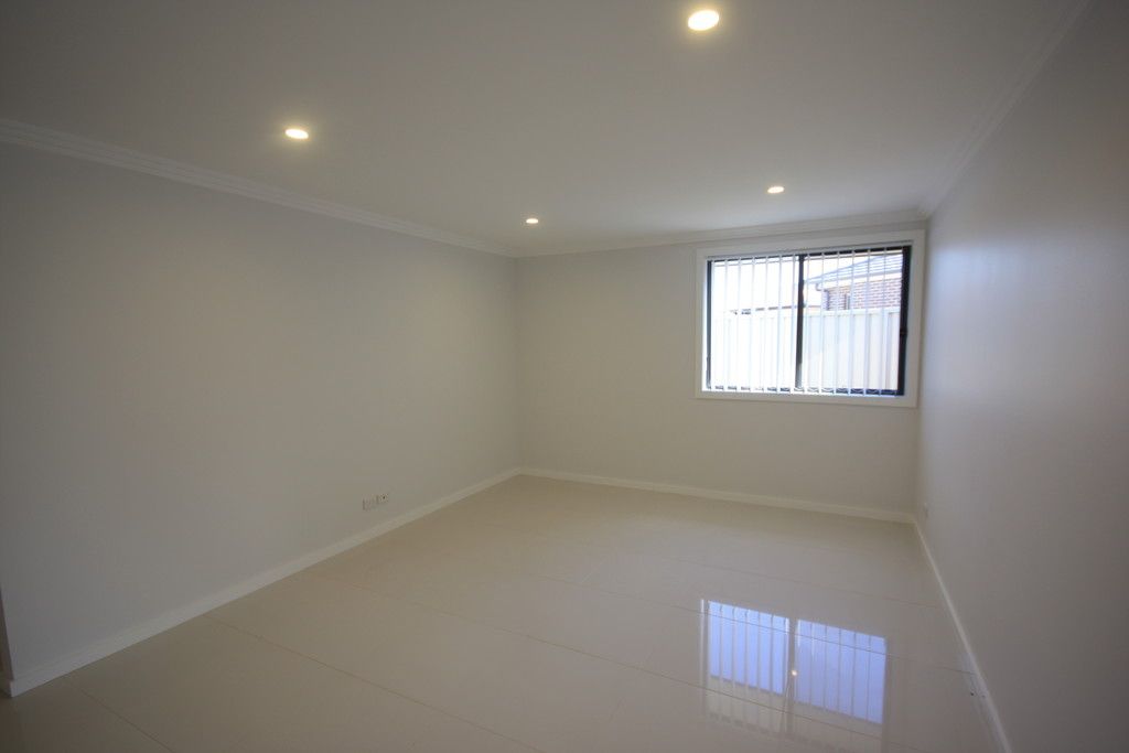 102 Heritage Heights Circuit, St Helens Park, NSW 2560